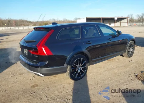 2019 Volvo V90 Cross Country T6 z USA, uszkodzony, nr VIN YV4A22NL5K1084517